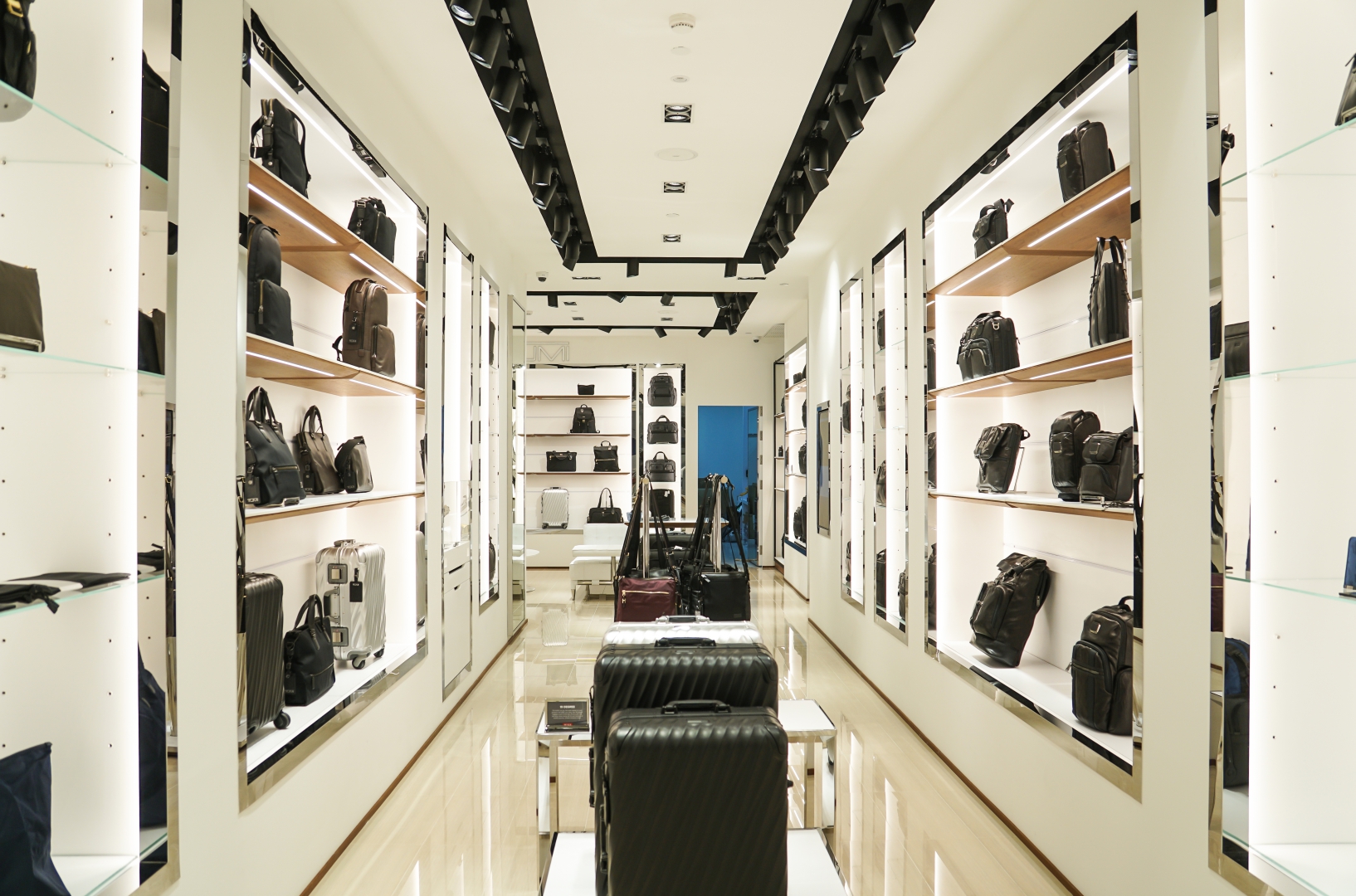 TUMI at Central World image 4