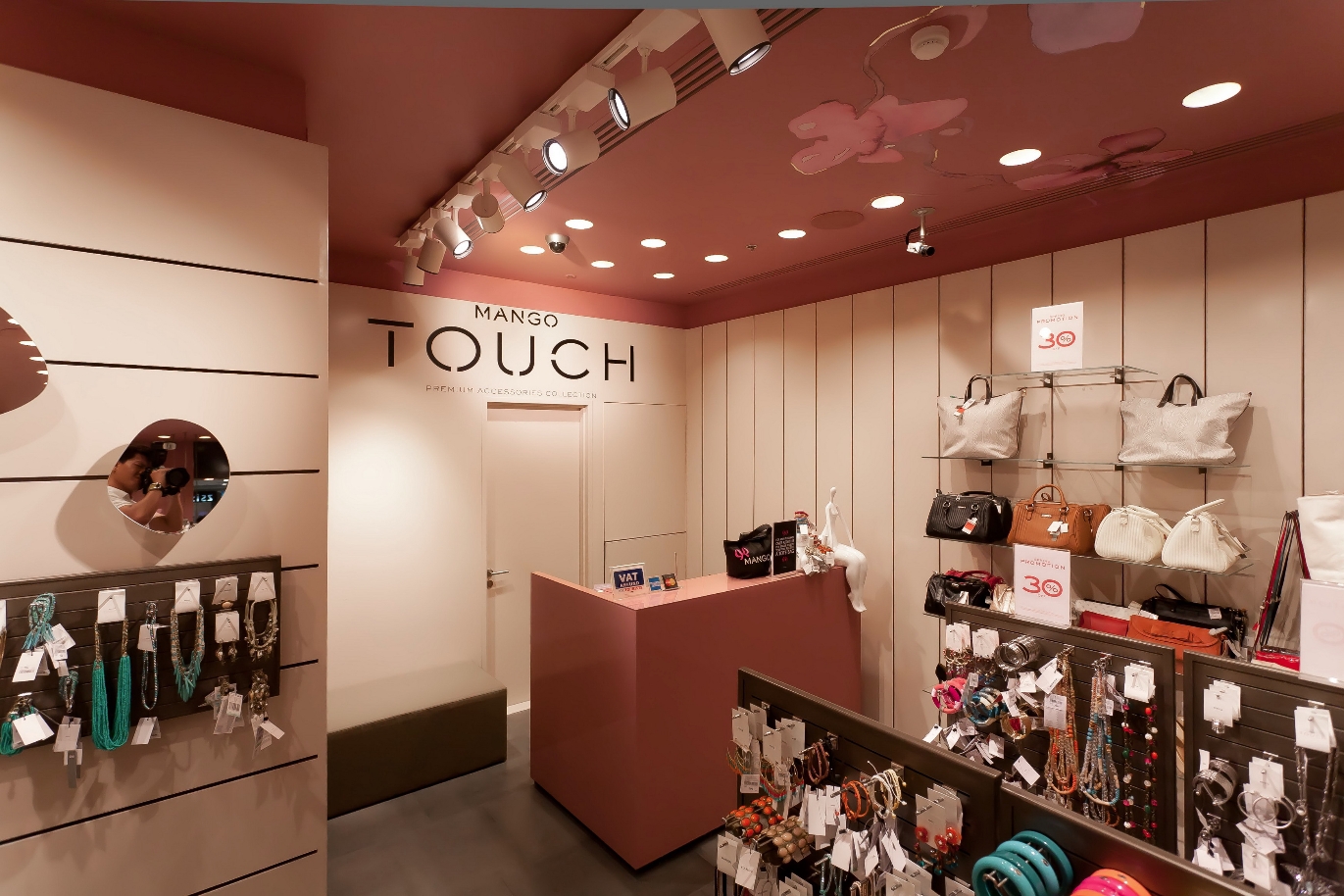 MANGO Touch image 3