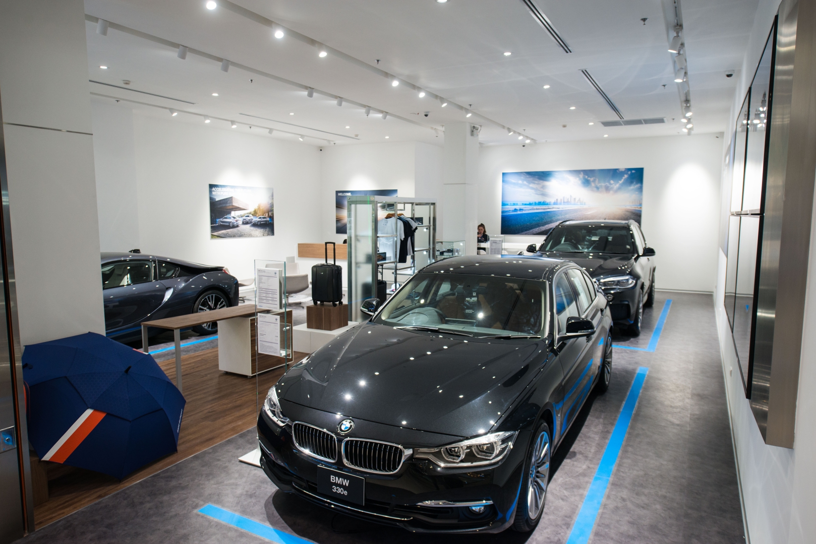 BMW Showroom at Central Plaza Rayong image 4