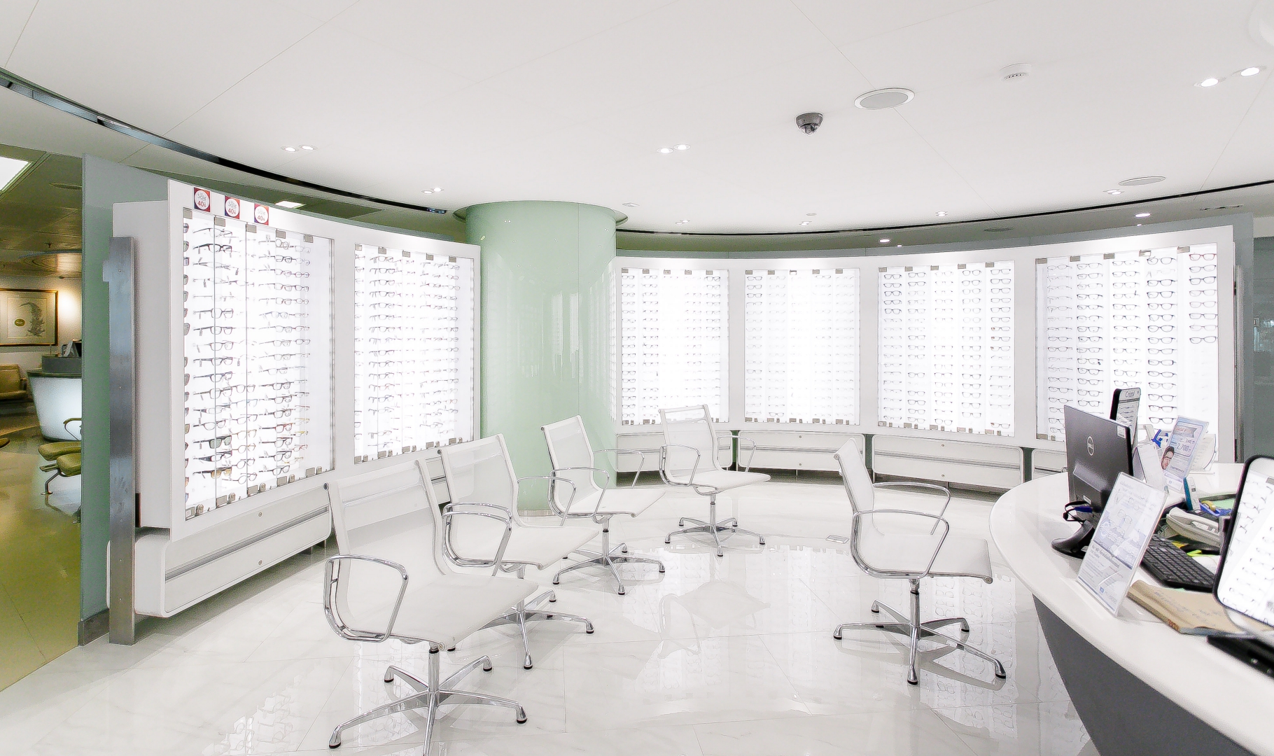 Rutnin Eye Hospital Bangkok image 6