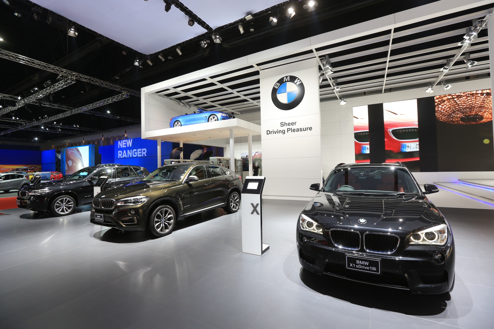 BMW at Motor Show 2015 image 2