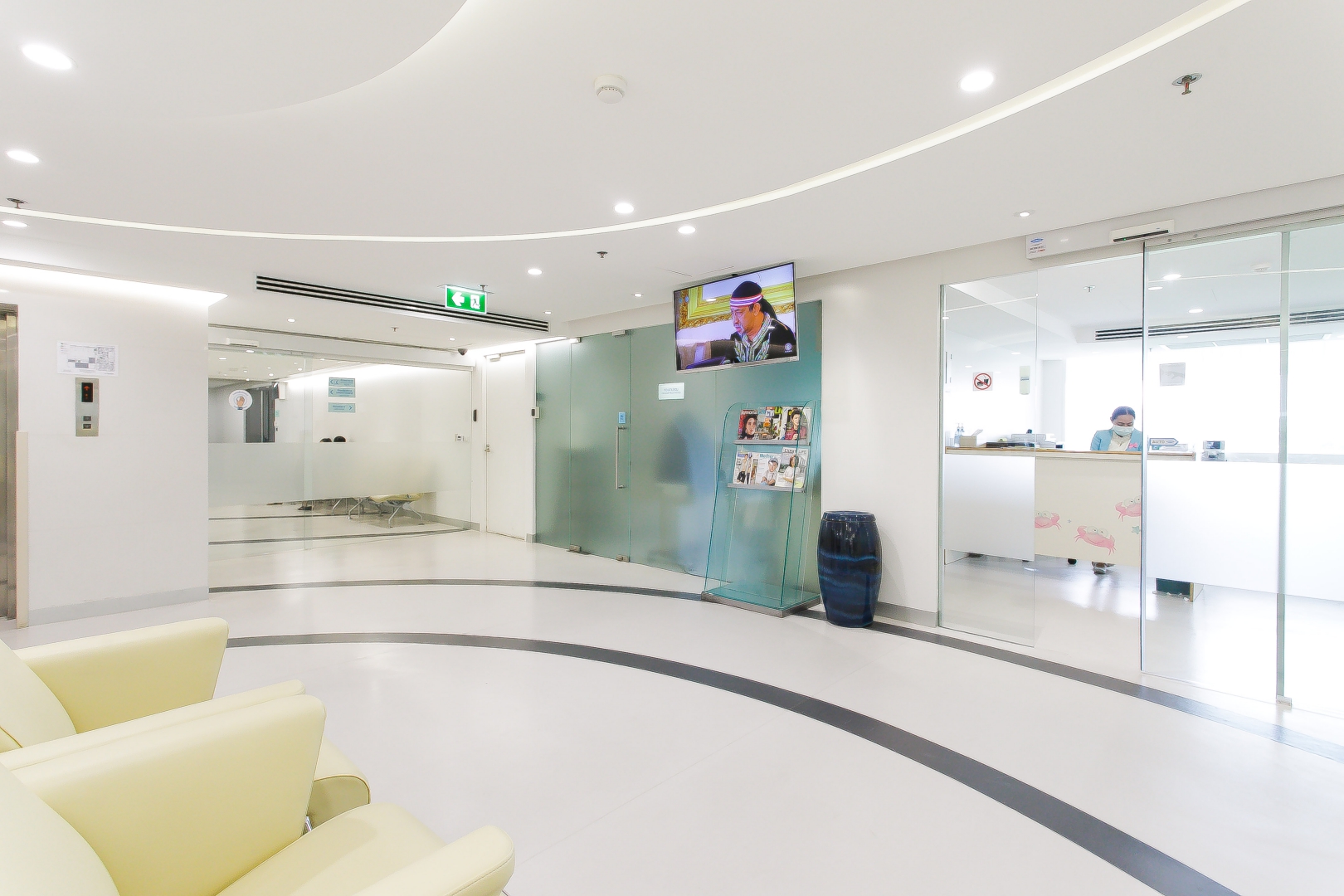 Rutnin Eye Hospital Bangkok image 5