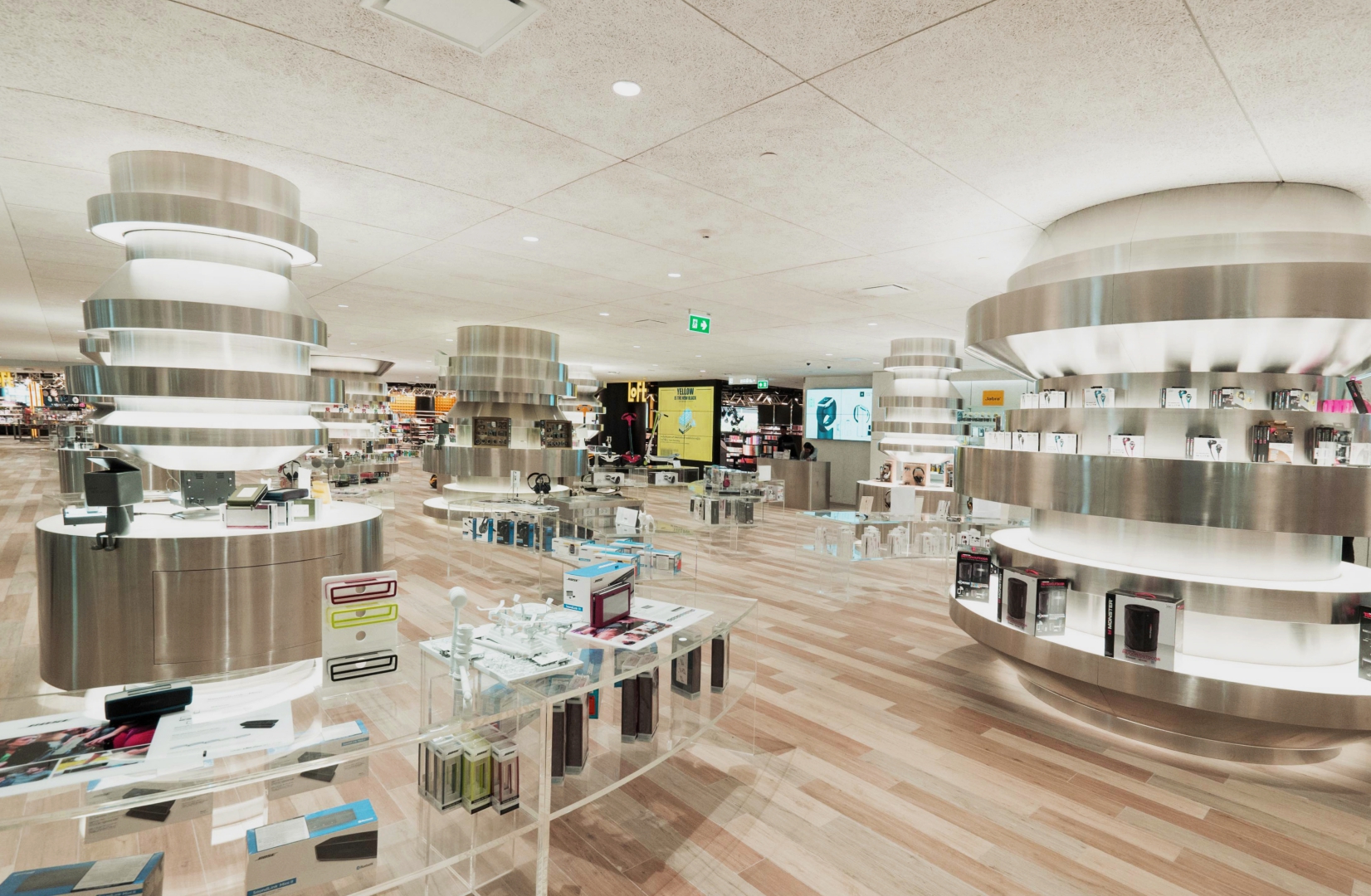 Siam Discovery Center Void & 2nd Floor  image 4