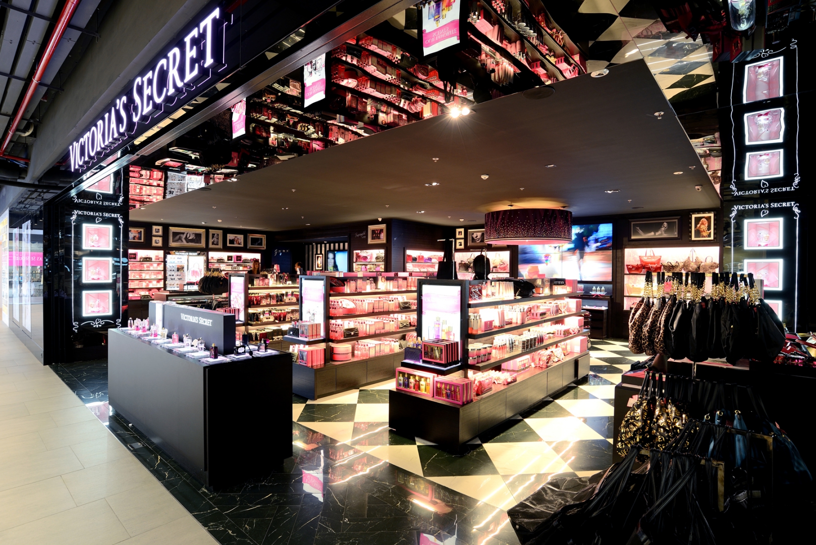 VICTORIA’S SECRET image 3