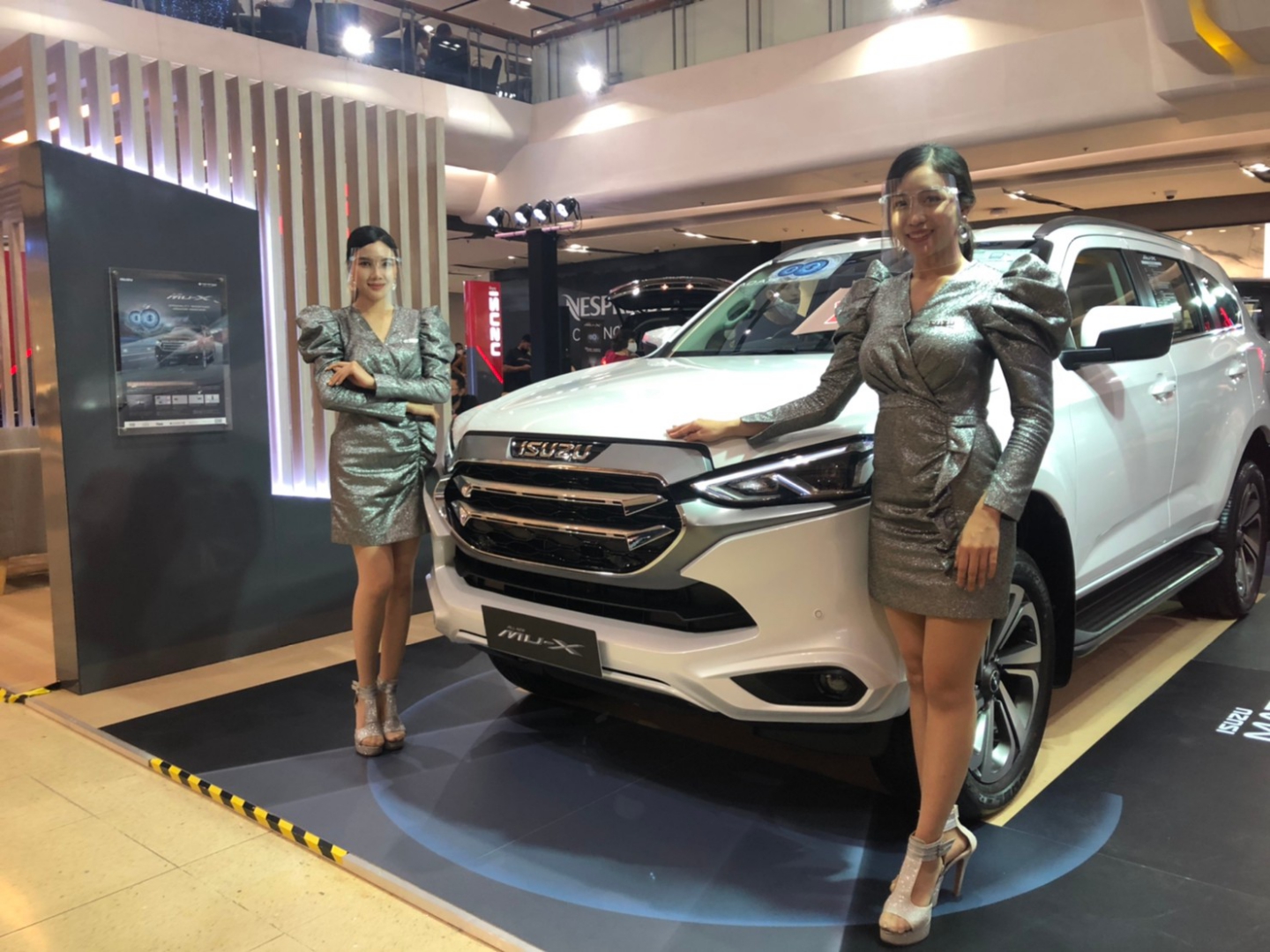 Isuzu Car Display 2020 image 2